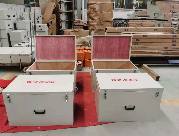 东源放炮线和雷管炸药在矿山作业时如何存放?