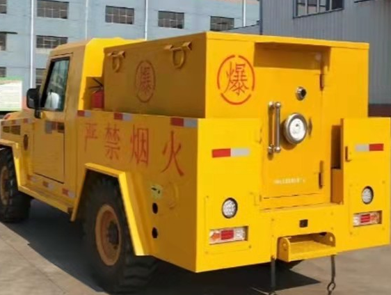 东源凯龙爆破器材运输车：保障爆破任务的安全运行
